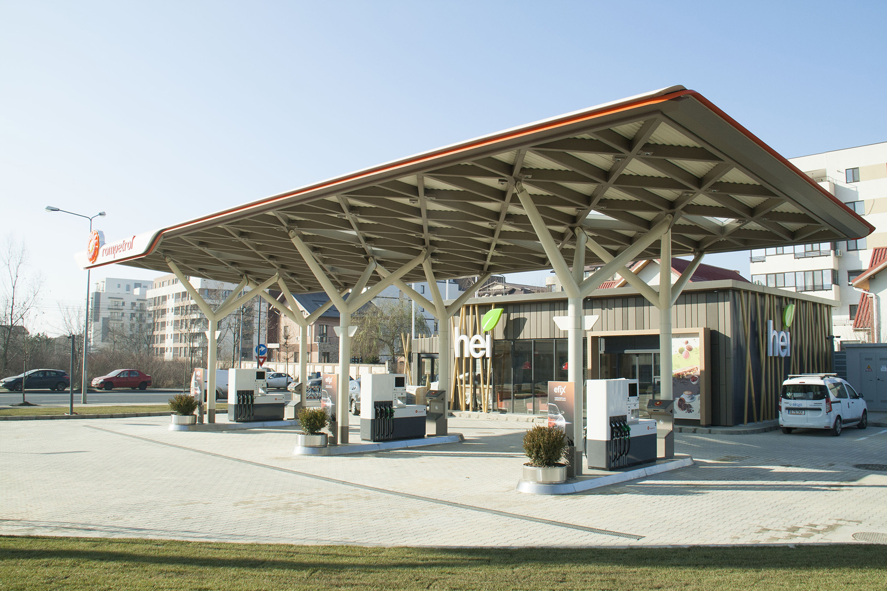 Новый дизайн АЗС Rompetrol